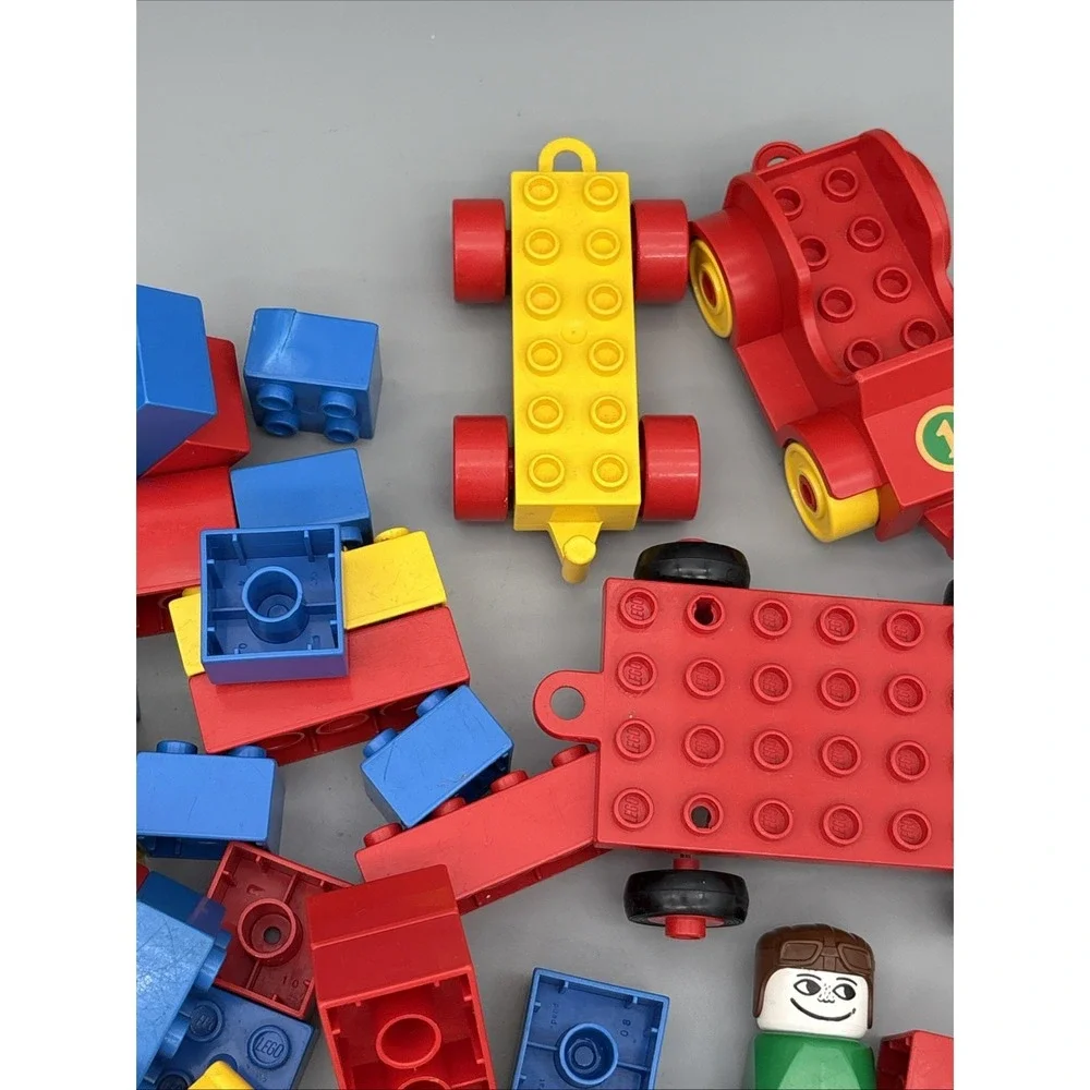 vintage‎ Lego Duplo Lot 61 Pcs Red Yellow Blue Green Blocks Wheels Misc
